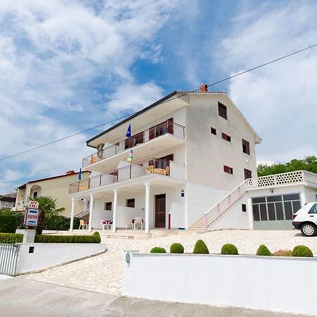 Apartments Rozaria Dramalj Exterior foto