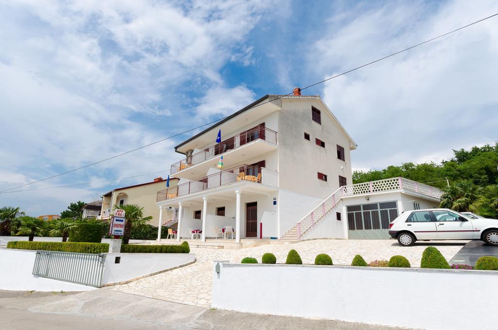 Apartments Rozaria Dramalj Exterior foto