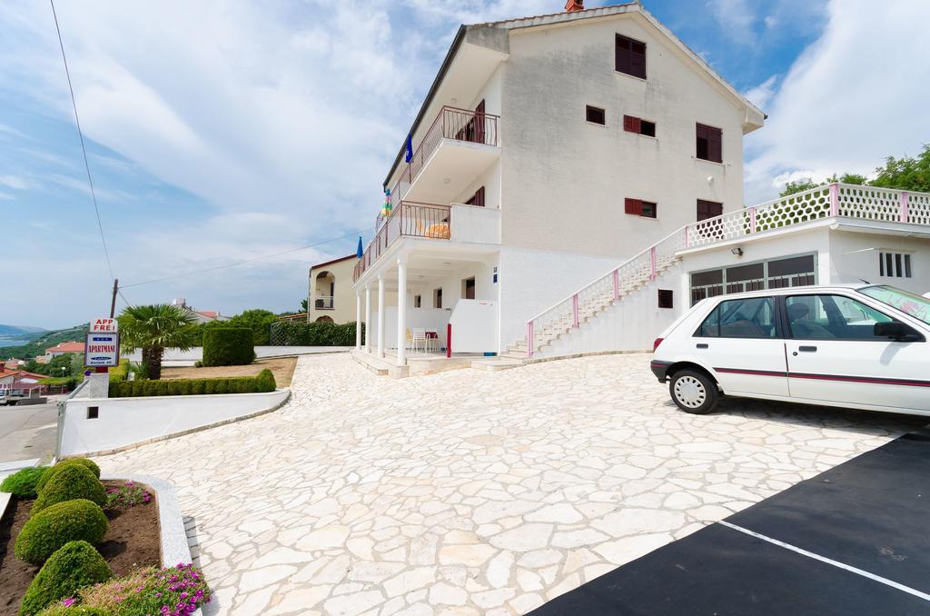 Apartments Rozaria Dramalj Exterior foto